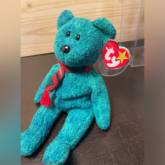 Wallace - 1999 Christmas Ty Beanie Baby // 3/$38 - Picture 4 of 13